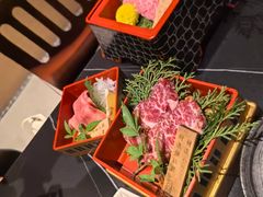-山川小町·极番烧肉(新地假日广场店)