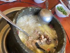-鲁朗纳麦石锅鸡庄园