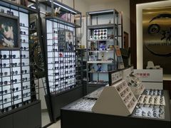 -回瑞眼镜·蔡司·依视路官方授权店(广益路万达店)