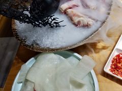 -洪氏嗨捞·广东猪肚鸡·椰子鸡火锅(西咸万象城店)