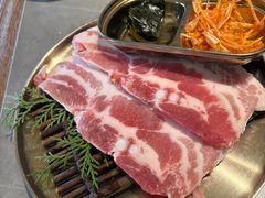 -草家酱蟹炭火烤肉店(珲春南路一店)