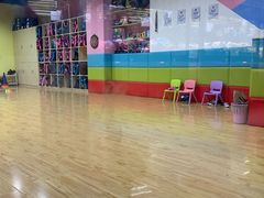 -米高蓝斯克国际轮滑中心(中铁建店)