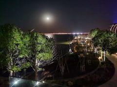 -上海滴水湖皇冠假日酒店