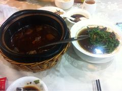 红烧老鹅煲，金花菜蚌肉-金典银峰老鹅馆·昆山菜(亭林公园店)