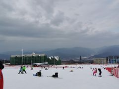 -鳌山滑雪度假区
