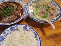 -杨三孃跷脚牛肉(西外棕榈岛店)