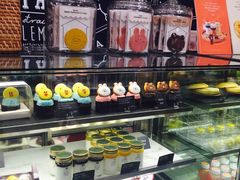 -LINE FRIENDS Garosu-gil Flagship Store