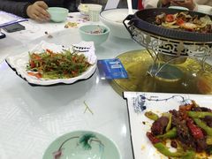 -撒拉人家.酸菜牦牛肉火锅