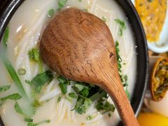 蒙自过桥米线-麦麦山云南菜(复地活力城店)