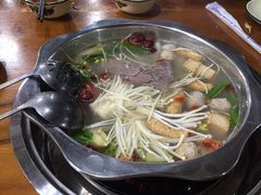 -乡土黄·鲜牛肉火锅·小龙虾(兴业街店)