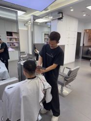 -首脑美发沙龙