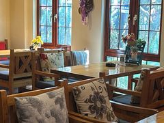 -月亮眼花园餐厅书吧酒吧