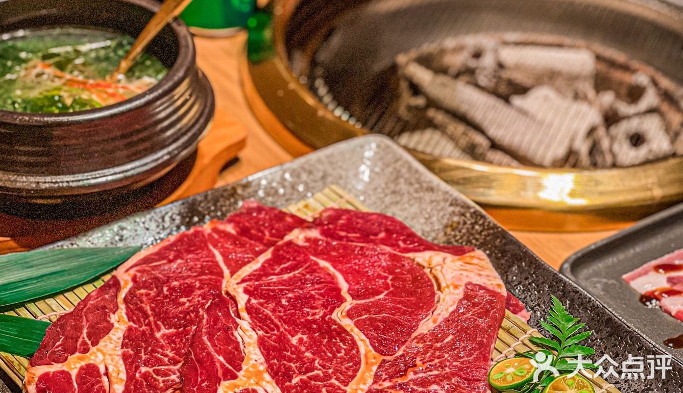魔都联洋这边开了家金光闪闪的韩式烤肉！ 