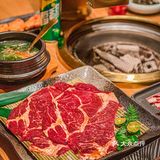 魔都联洋这边开了家金光闪闪的韩式烤肉！ 