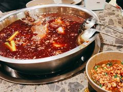 全红味锅底-肖肖酸萝卜鱼火锅(总店)