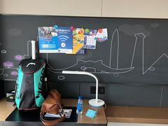 -深圳宝安体育馆希尔顿欢朋酒店