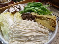 -鸡遇虾煲干锅火锅(小寨金莎店)