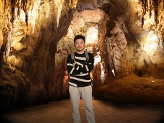 -怀托摩萤火虫洞