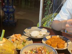 -Cuc Gach Quan Restaurant