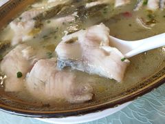 鲜糖酸菜鱼-黄家饺子东北特色菜馆(湖滨商业街店)
