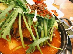 土豆排骨火锅-喇喇排骨火锅·传统韩式脊骨汤(望京西园总店)