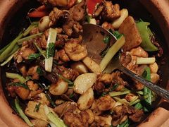 -八府香鸭·啫啫煲(华山路店)