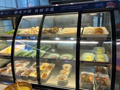 面包甜点陈列柜-蚝英雄·鲜蚝自助专门店