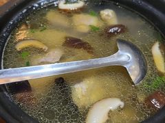 菌菇炖老母鸡汤小份-呼吸森林·生态农庄农家乐私房菜