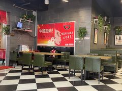 大堂-愉肴麻辣香锅(中山路店)