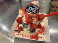 红丝绒蛋糕草莓暴风雪-DQ·蛋糕·冰淇淋(金牛万达店)
