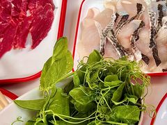 -毛辣果·贵州红酸汤牛肉火锅(西单店)