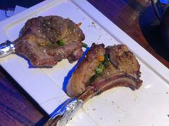 苏尼特金质烤羊排-三个蒙古大叔羊肉串(大宁店)