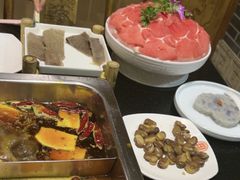 -百年川椒重庆老火锅(光谷店)