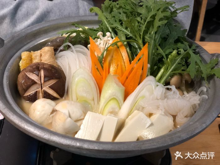 千霸冲绳料理菌菇锅图片