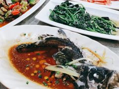 -四川小胡子海鲜(丁村万人海鲜广场店)