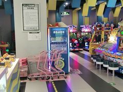 -反斗乐园π·电玩·高空拓展·蹦床(龙华天虹店)