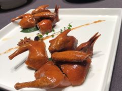 玻璃脆皮乳鸽-京参園海鲜餐厅