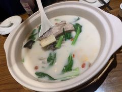 -泉畔人家·老济南经典鲁菜(大明湖店)