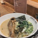 15米长吧台，探店CBD白领吃鱼生的秘密基地