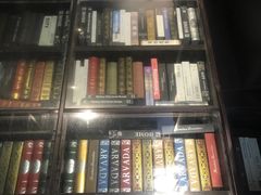 -钟书阁(松江泰晤士小镇店)