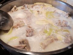 澳门猪肚小蹄煲-官也街澳门火锅(新源里店)