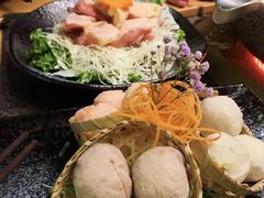 -湊湊火锅·茶憩(杭州湖滨银泰in77店)