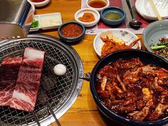 -草家酱蟹炭火烤肉店(珲春南路一店)