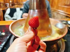 -果松木炭酸菜铜火锅·外婆参鸡汤