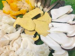 -钢管厂五区小郡肝串串香火锅(梅川路店)