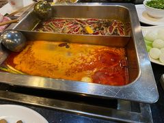 -百年川椒重庆老火锅(光谷店)