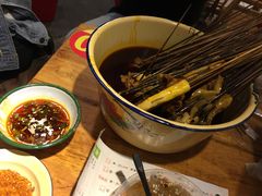 -拈签一笑黄牛肉辣卤串串