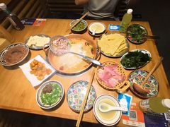 -洱火云南酸菜牛肉火锅(石景山当代商城店)