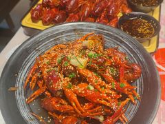 -肥肥虾庄·金牌油焖大虾(汉街SKP店)