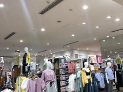 -优衣库(郑州丹尼斯大卫城店)